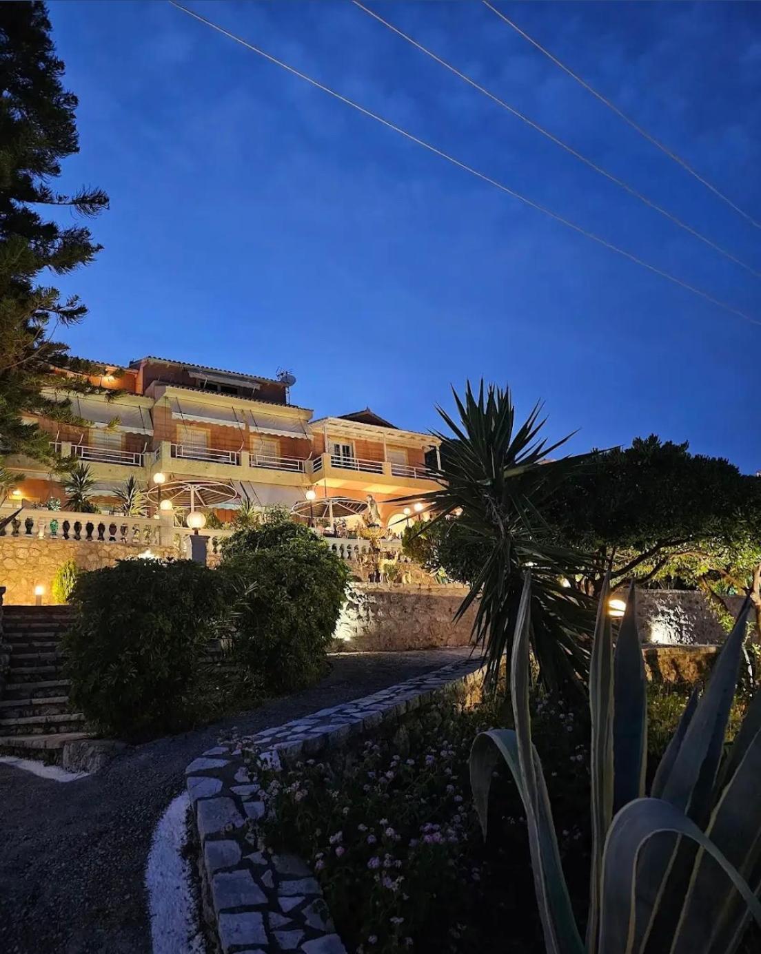 Stefanosplace Sea View 3*